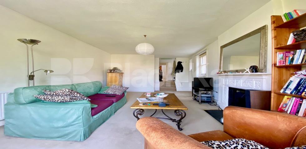 			VIRTUAL TOUR AVAILABLE!, 2 Bedroom, 1 bath, 1 reception Flat			 Church Lane, Hornsey